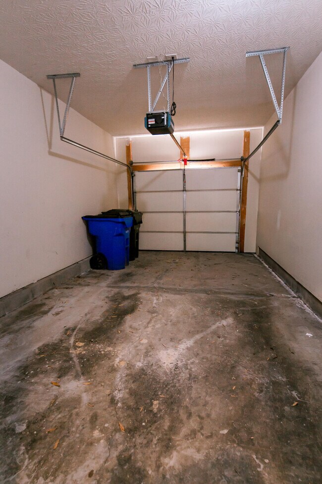 Building Photo - 3851 Dylan Pl