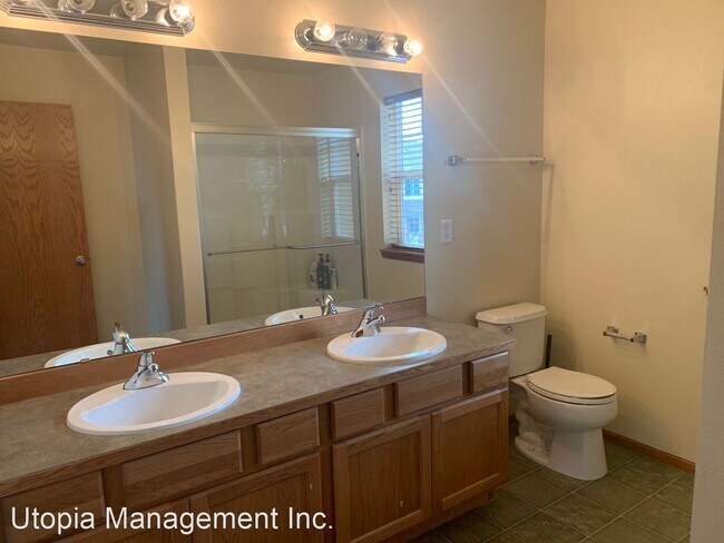 Building Photo - 2 br, 2.5 bath House - 4051 Eliza Ave #102