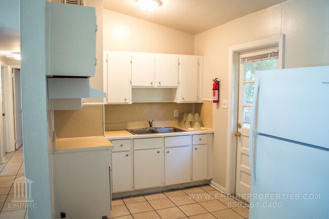 Building Photo - Renovated Home South of FSU