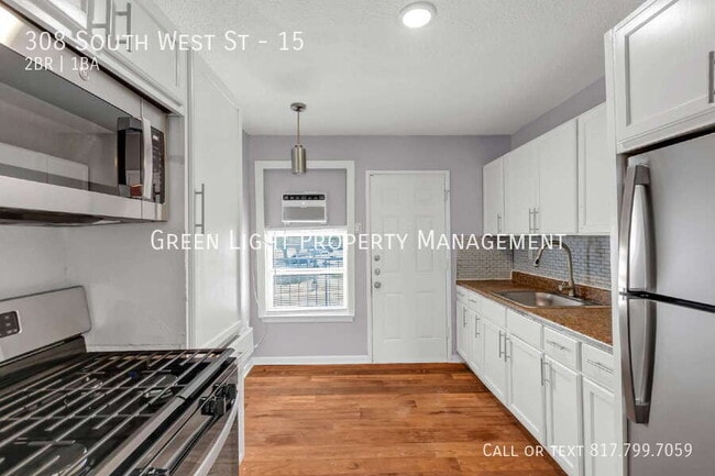 Building Photo - 308 S W St