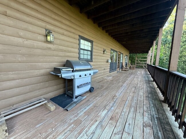 Building Photo - Smoky Mountain Living!!!