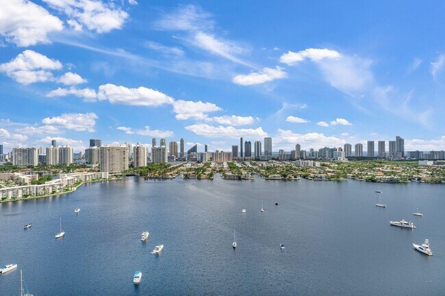 Building Photo - 17301 Biscayne Blvd