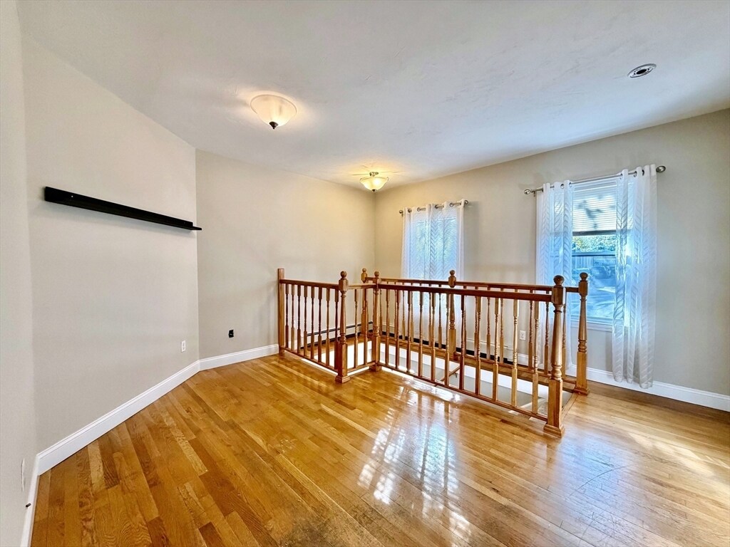 Building Photo - 512 E 3rd St