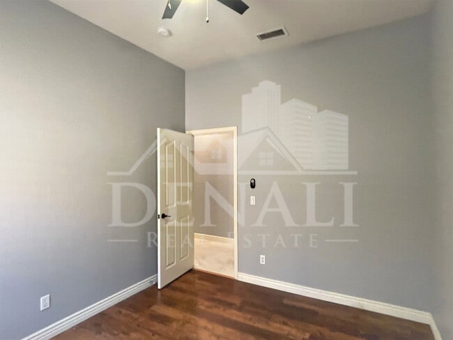 Building Photo - 4523 E Swilling Rd