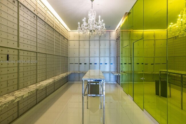 Building Photo - 495 Brickell Ave