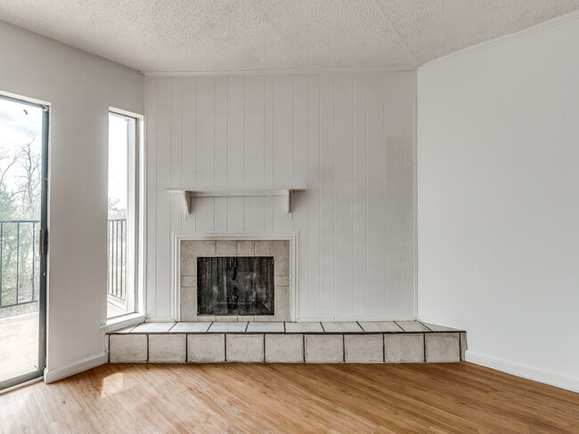 Building Photo - 6728 N Meridian Ave