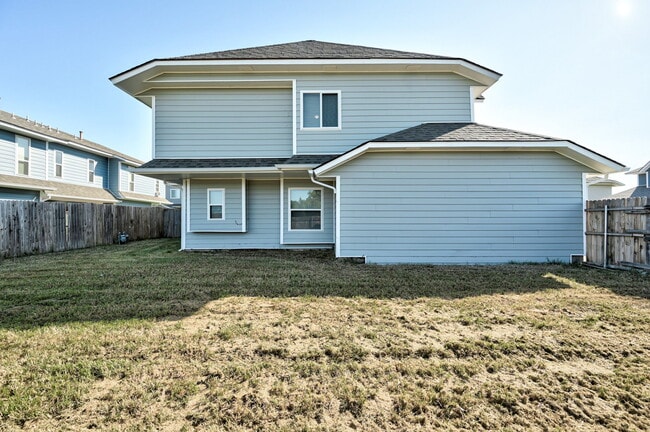 Building Photo - 727 Vicksburg Ave