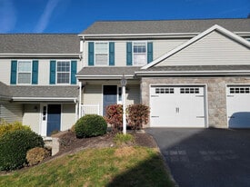 Building Photo - 749 Winding Ln