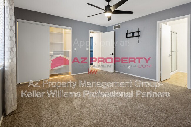Building Photo - 938 E Villa Maria Dr