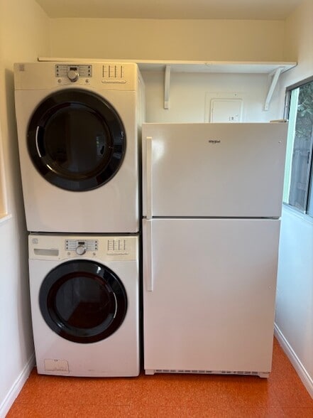 Service porch with washer & dryer and refrigerator - 1722 Redcliff St