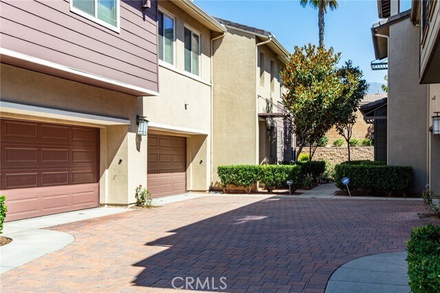Building Photo - 12336 Hollyhock Dr