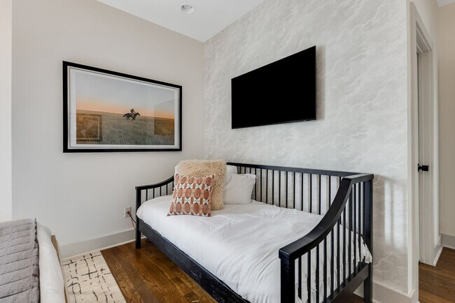 Building Photo - 1114A Wade Ave