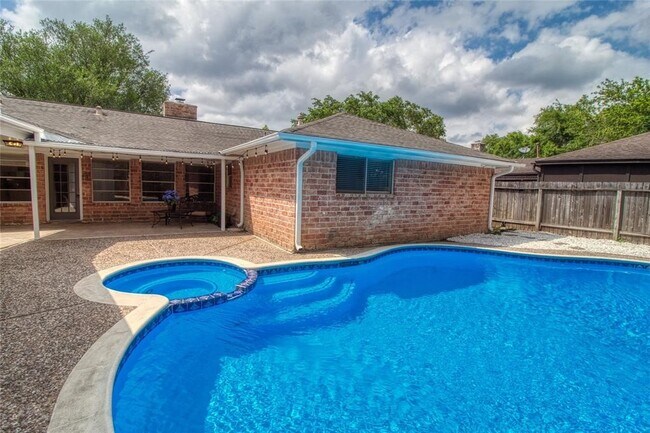 Building Photo - 2807 Cotton Stock Dr