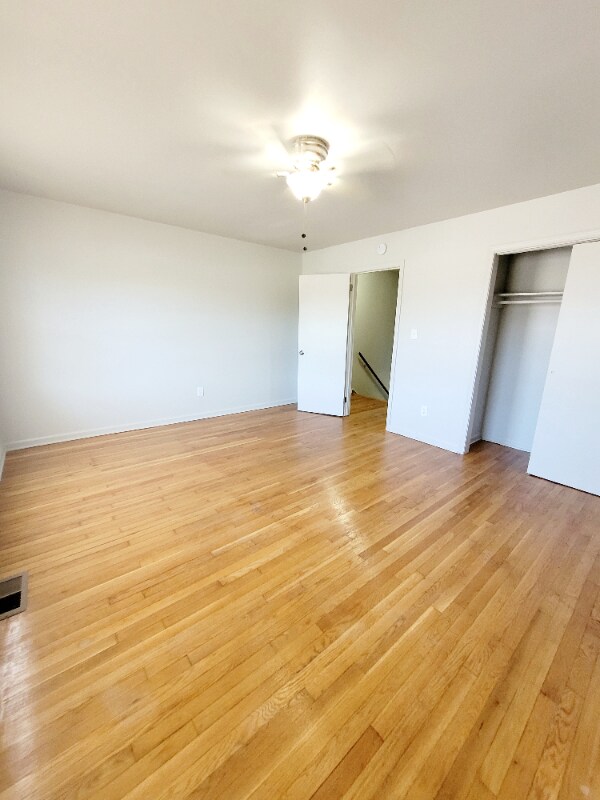 Building Photo - 8 Bainbridge Ave