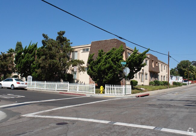 Primary Photo - 4311 Parks Ave
