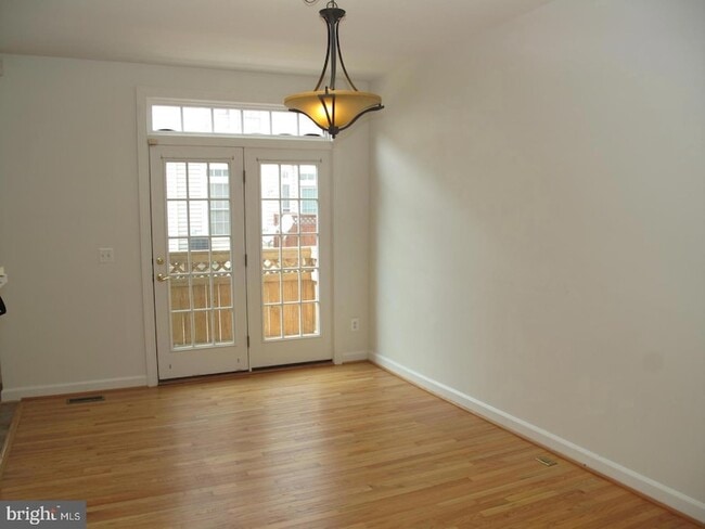 Building Photo - 8176 Skelton Cir