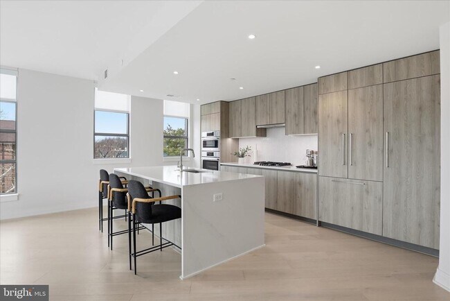 Building Photo - 1201 N Royal St