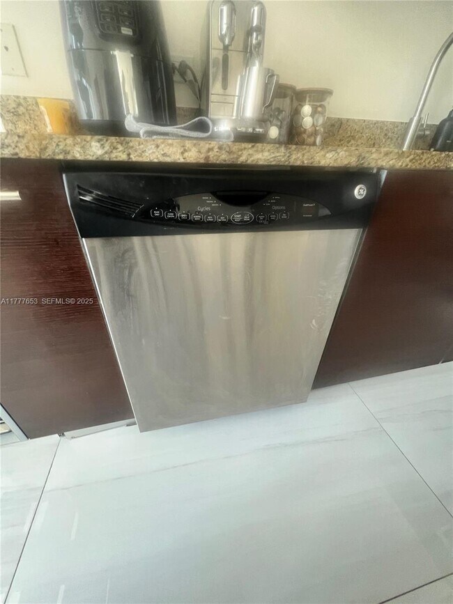 Building Photo - 41 SE 5th St