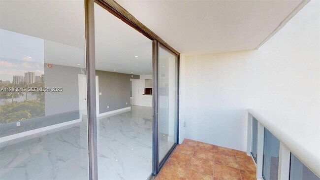 Building Photo - 3625 N Country Club Dr