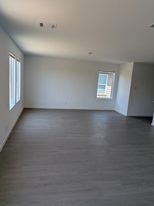 Building Photo - 1718 Charlie Cv