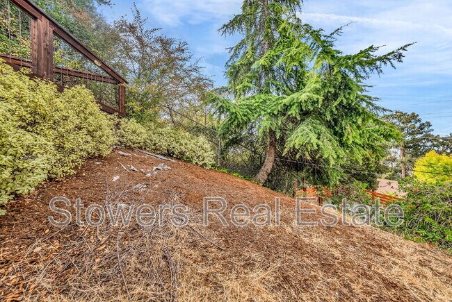 Building Photo - 25551 Maitland Dr