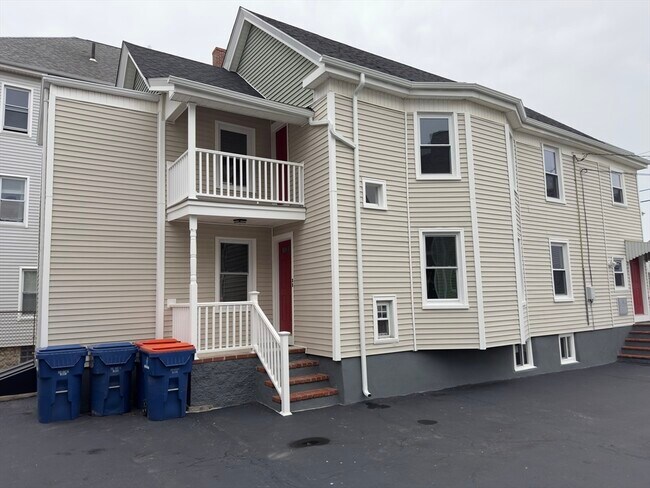 Building Photo - 121 Whitman St