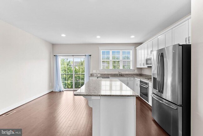 Building Photo - 207 Miles Hawk Terrace