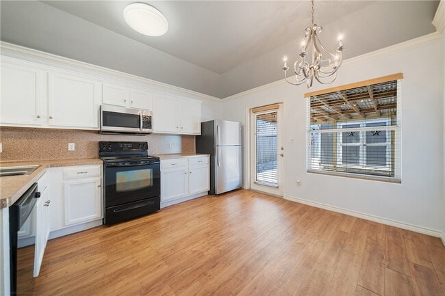 Building Photo - 2317 White Star Dr