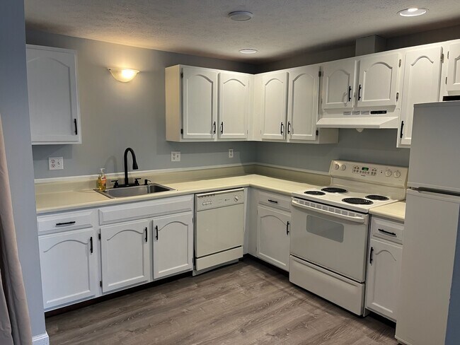 Building Photo - 39 Smithwheel Rd