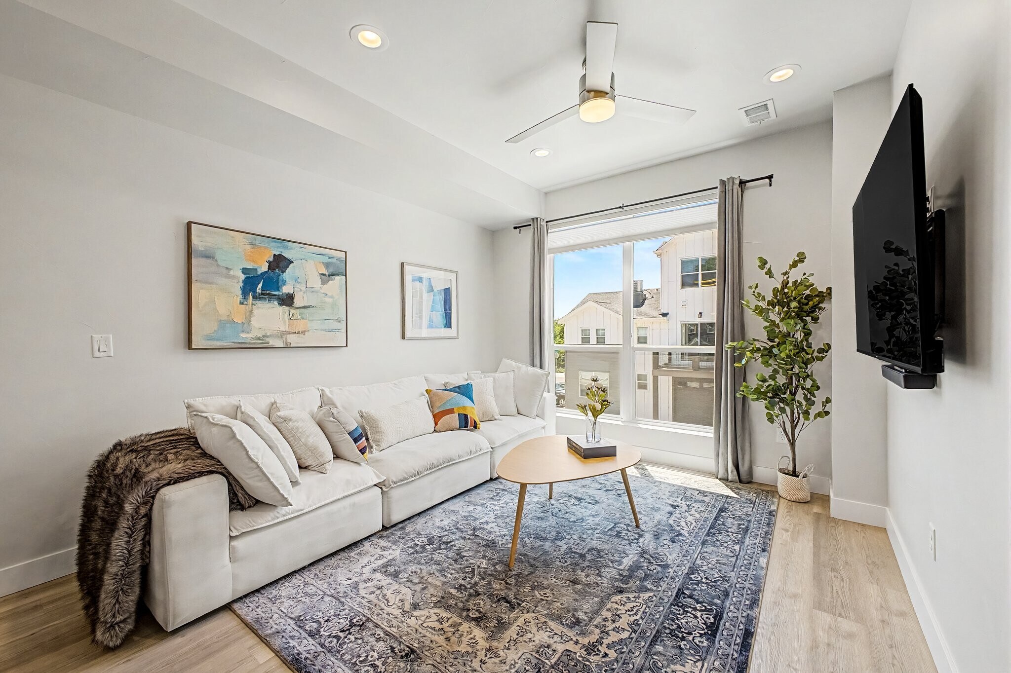 Building Photo - 3437 W 63rd Pl