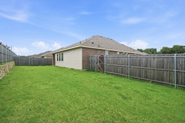 Building Photo - 1312 Pistachio Dr