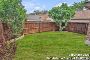 Building Photo - 16714 Summer Creek Dr
