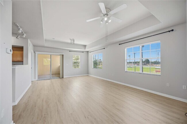Building Photo - 1195 Villagio Cir