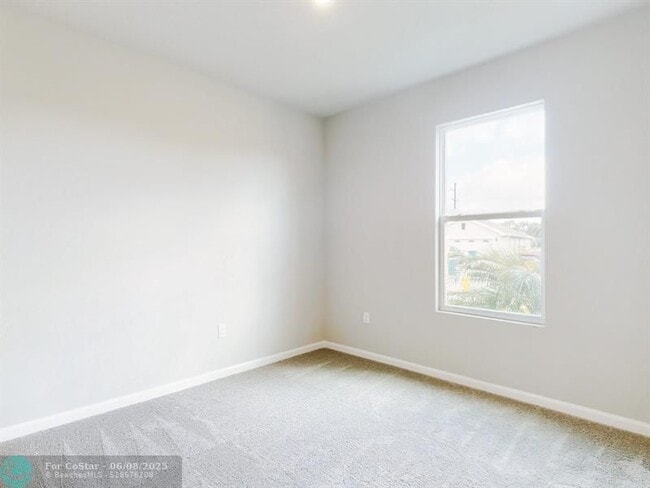 Building Photo - 1724 Middlebury Drive