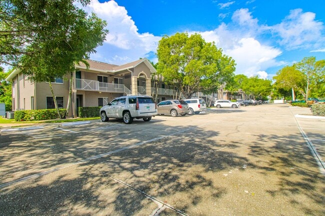 Building Photo - ***2BED/2BATH***PRESERVE VIEW***UPDATED KI...