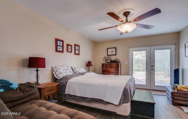 Building Photo - 4936 E Evans Dr