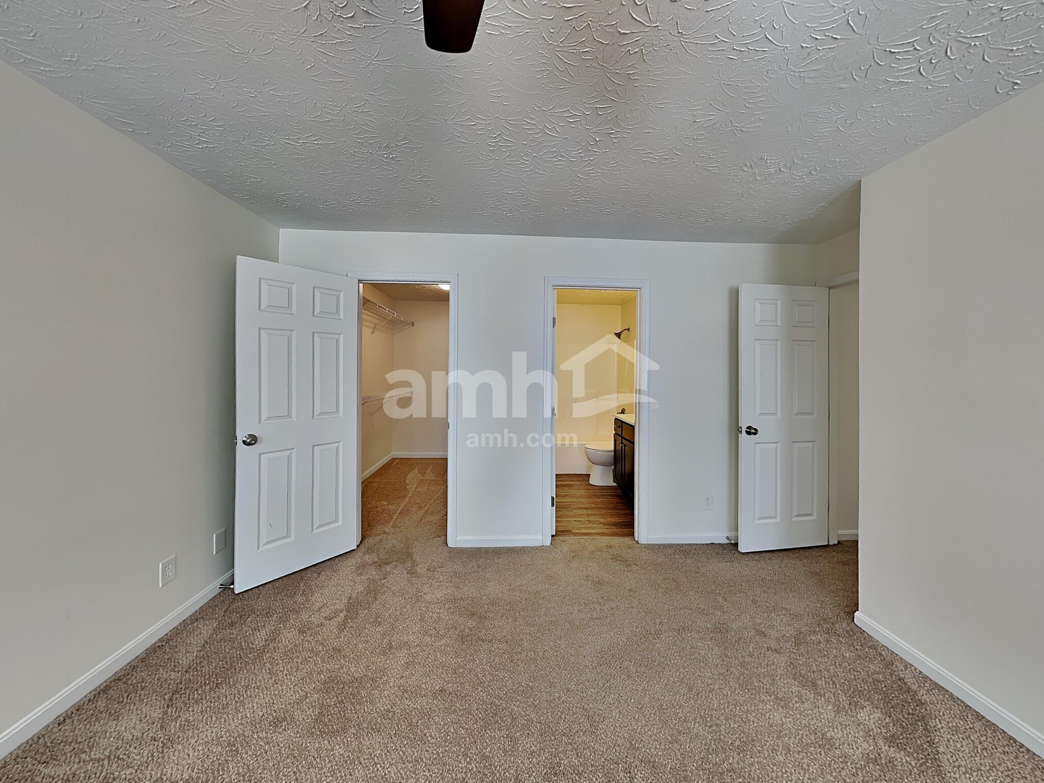 Building Photo - 3202 Meadoway Ct