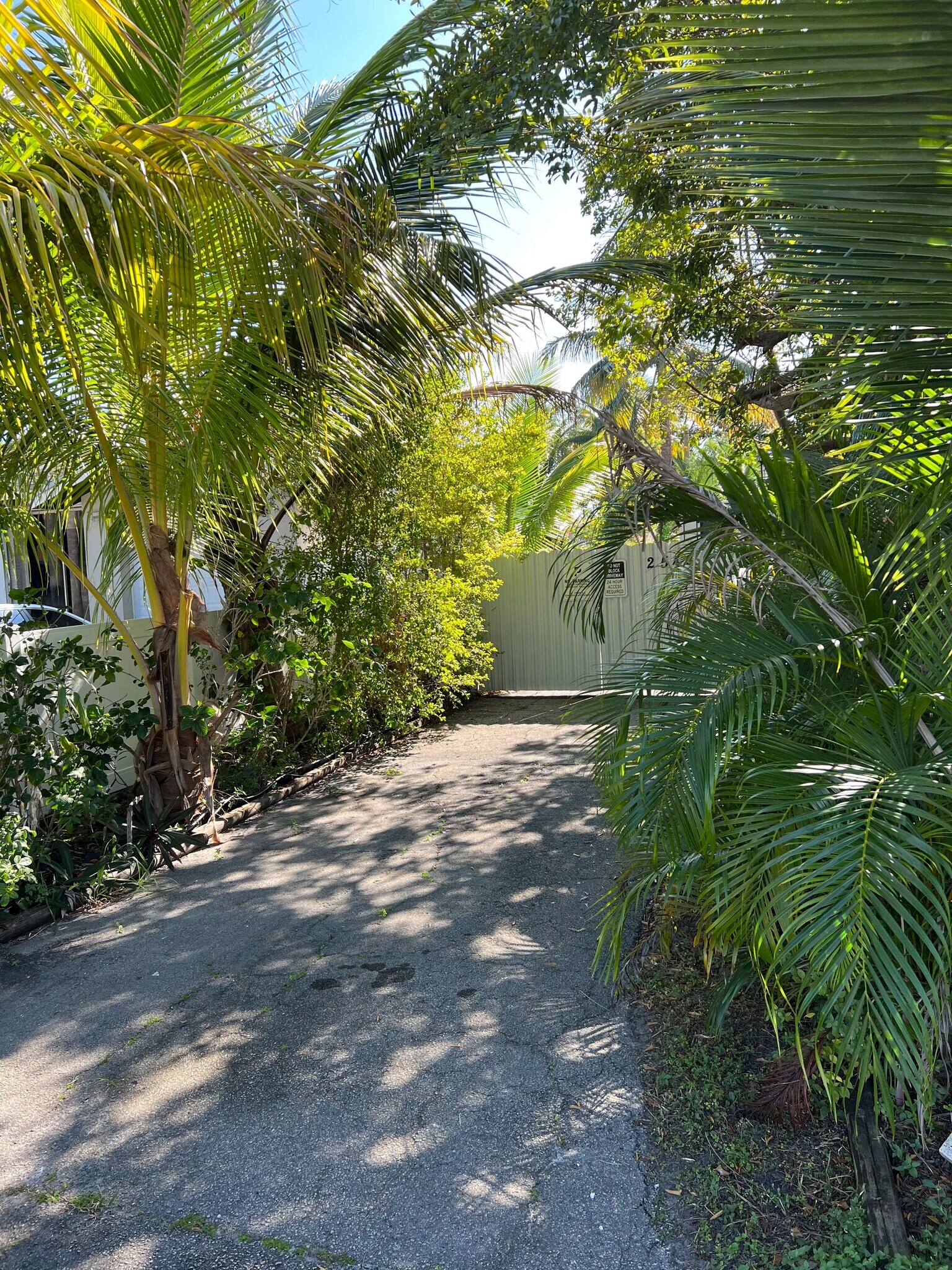 private parking entrance - 2542 Monroe St