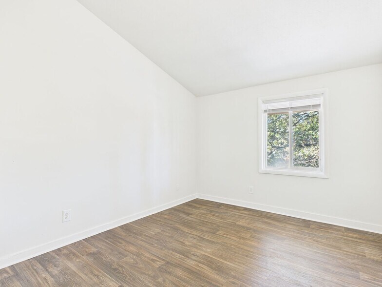 Building Photo - 3204 Midlothian Tpke