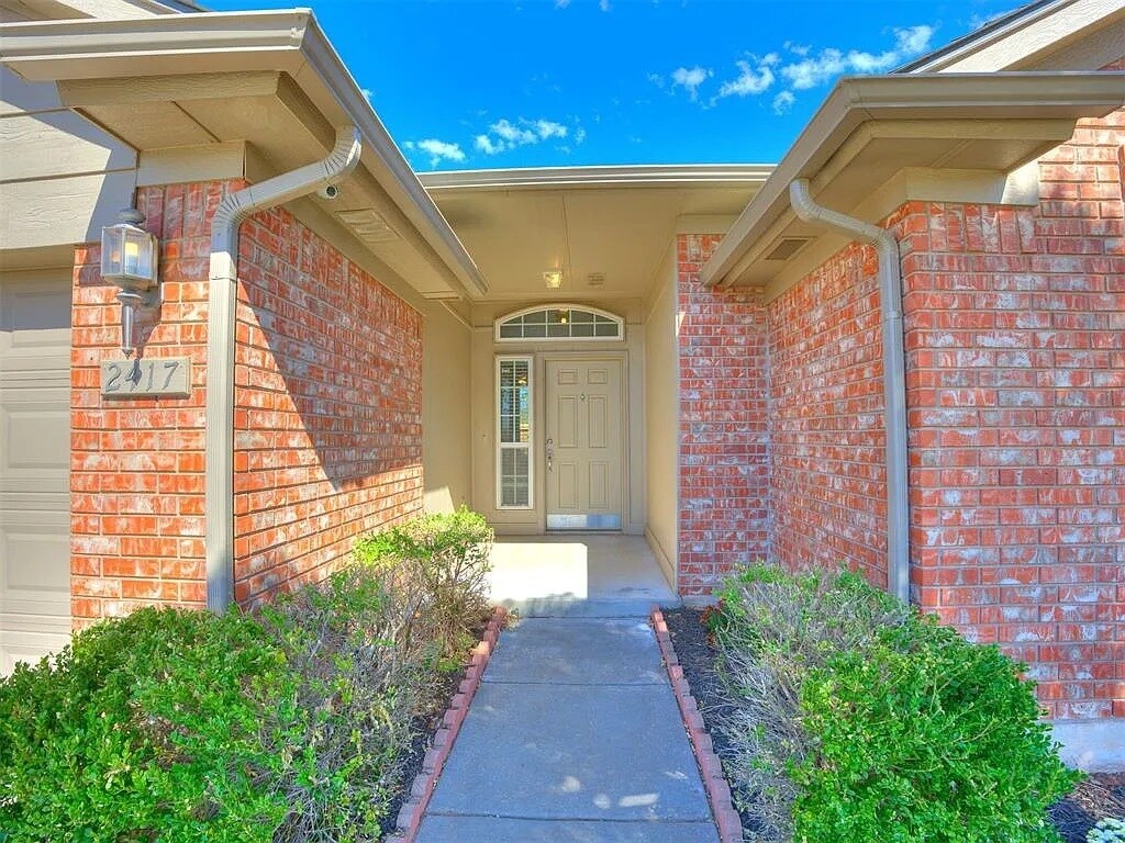 Building Photo - 2417 Arbor Dr