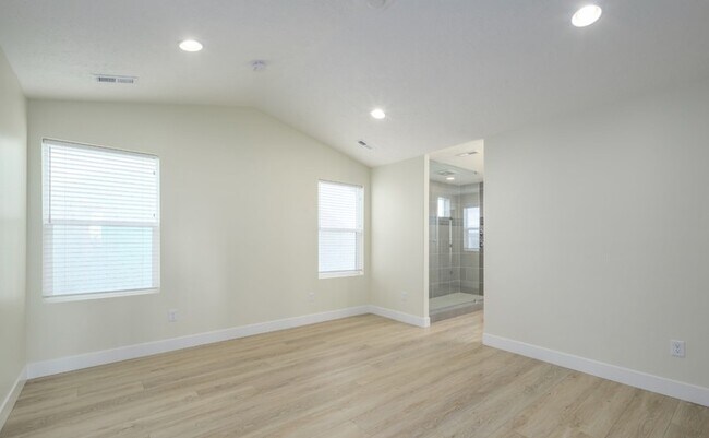 Building Photo - 3007 S 2600 W St