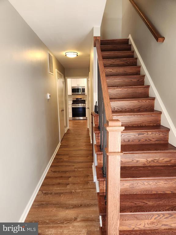 Building Photo - 8404 N Brook Ln