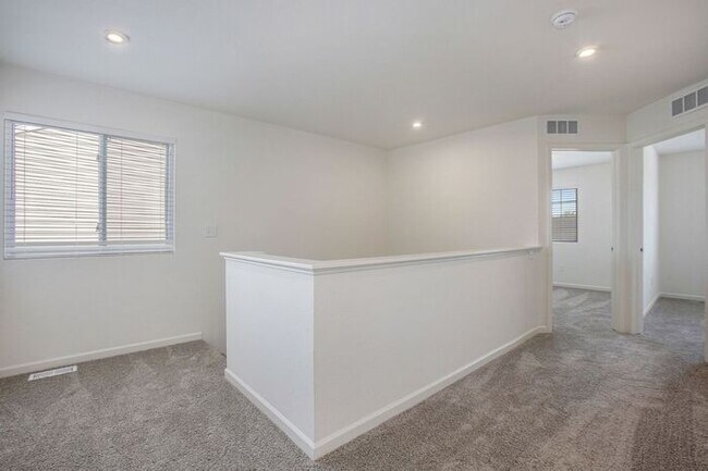 Building Photo - 2644 Blooming Bud Ln