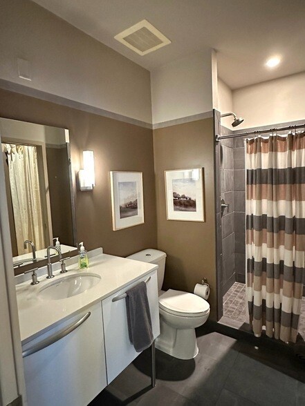 Building Photo - 700 12th Ave S