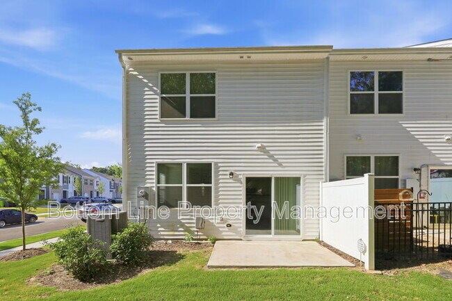 Building Photo - 1117 Dakine Dr