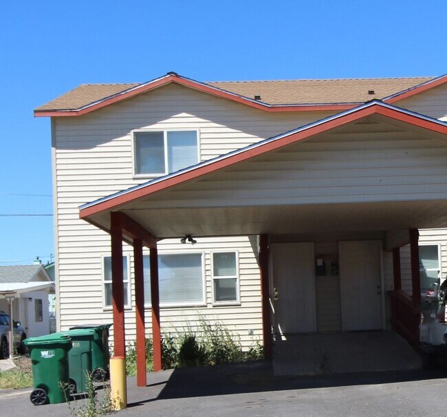 Building Photo - 2019/2023 Garden Avenue