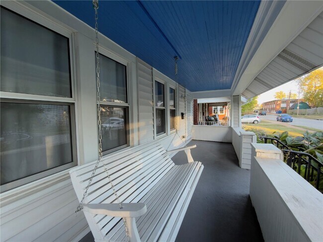 Building Photo - 6015 Elizabeth Ave