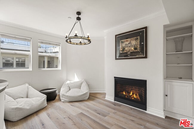 Building Photo - 122 N Clark Dr