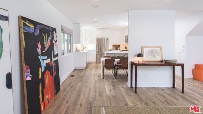 Building Photo - 502 Huntley Dr