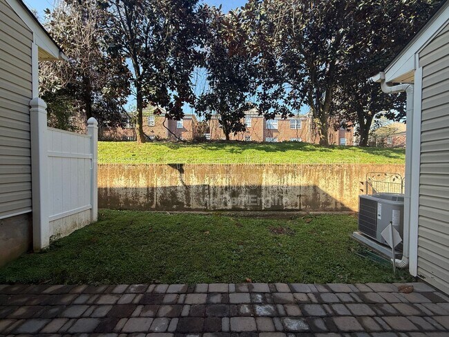 Building Photo - 2863 Creek Bottom Ct